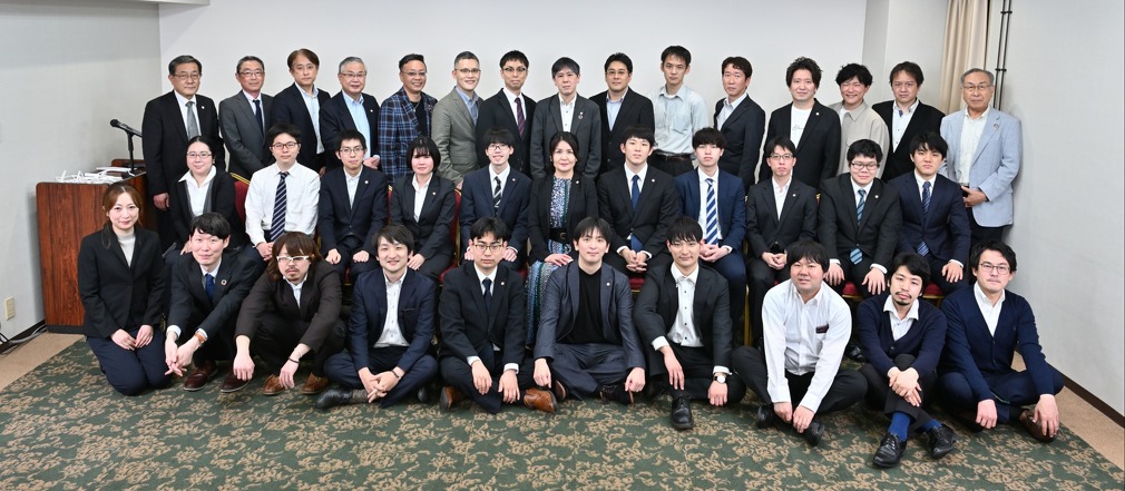 社員の集合写真